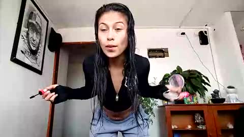 janariivera1 online show from November 12, 3:45 pm