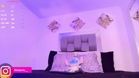 Jennifer online show from September 17, 9:05 pm