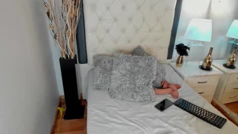 Snapshot of janeerosse chatting on October 30, 7:58 pm Jane online show from October 30, 7:58 pm