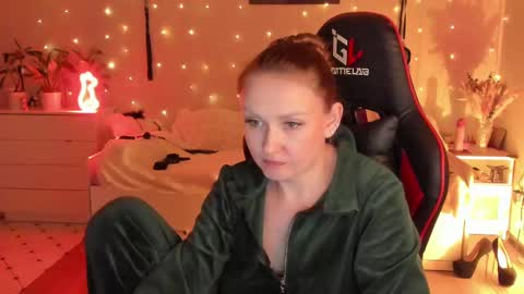 Snapshot of janegrey11 chatting on February 23, 3:56 am Jane online show from February 23, 3:56 am