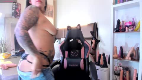 Janette online show from February 1, 3:30 am