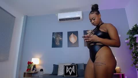 Instagram jasminecampbell1  online show from December 13, 10:34 pm