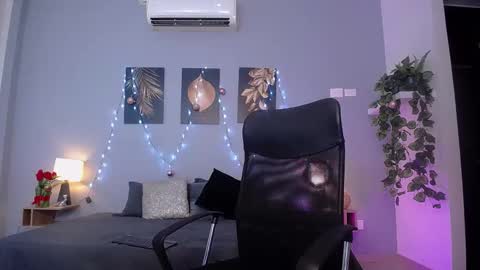 Instagram jasminecampbell1  online show from December 16, 10:13 pm