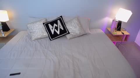 Instagram jasminecampbell1  online show from February 7, 8:20 pm