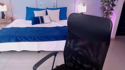 Instagram jasminecampbell1  online show from December 5, 4:03 pm