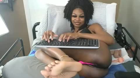 Snapshot of jasminelinley chatting on September 19, 2:18 pm Jasmine Linley online show from September 19, 2:18 pm