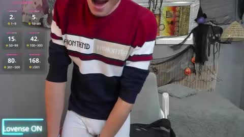 jasperjohnson online show from October 22, 3:07 am