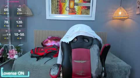 jasperjohnson online show from November 18, 2:50 am