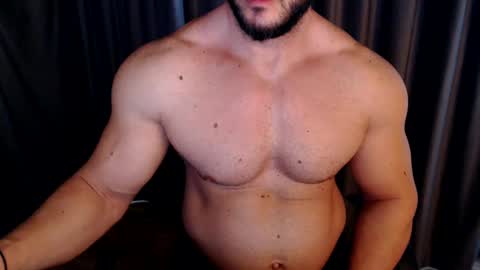 Snapshot of jasphermscl chatting on February 9, 8:11 am JaspherMscl online show from February 9, 8:11 am