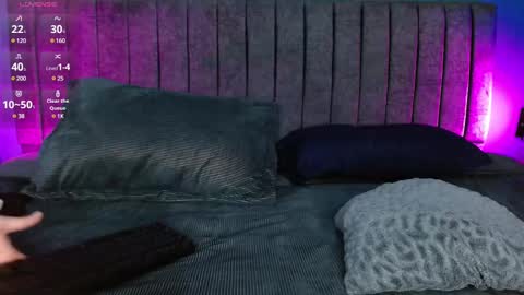 Snapshot of jasson_n_emma chatting on March 5, 5:40 am Jason Emma online show from March 5, 5:40 am