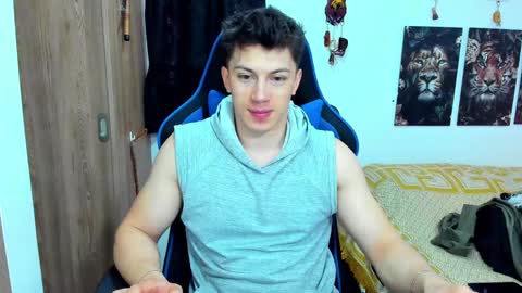 Snapshot of javiersexymann chatting on December 29, 5:33 pm Javier online show from December 29, 5:33 pm