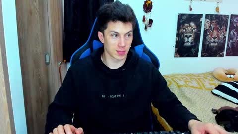 Snapshot of javiersexymann chatting on January 16, 6:27 pm Javier online show from January 16, 6:27 pm