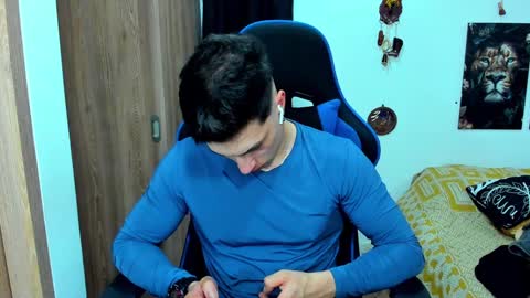 Snapshot of javiersexymann chatting on January 19, 2:25 am Javier online show from January 19, 2:25 am