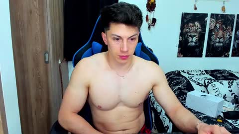 Snapshot of javiersexymann chatting on January 22, 10:59 pm Javier online show from January 22, 10:59 pm