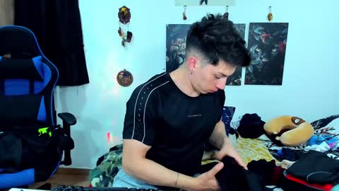 Snapshot of javiersexymann chatting on January 26, 12:48 am Javier online show from January 26, 12:48 am