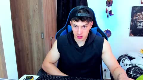 Snapshot of javiersexymann chatting on January 31, 6:14 pm Javier online show from January 31, 6:14 pm