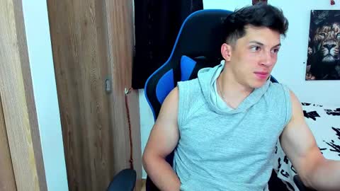 Snapshot of javiersexymann chatting on February 10, 8:31 pm Javier online show from February 10, 8:31 pm