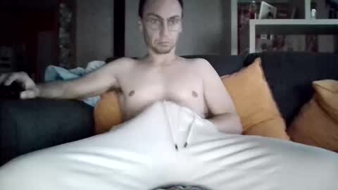 jbcascadess online show from November 30, 4:33 pm