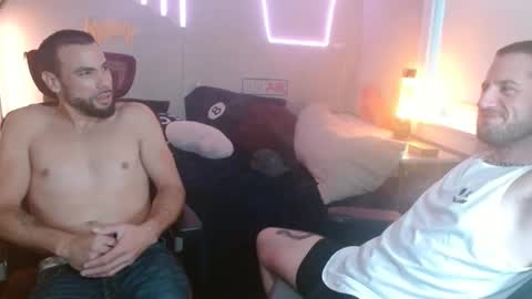 Snapshot of jcmax305 chatting on December 8, 12:19 pm JcMax305 online show from December 8, 12:19 pm