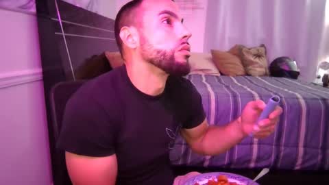 Snapshot of jcmax305 chatting on March 8, 4:01 am JcMax305 online show from March 8, 4:01 am