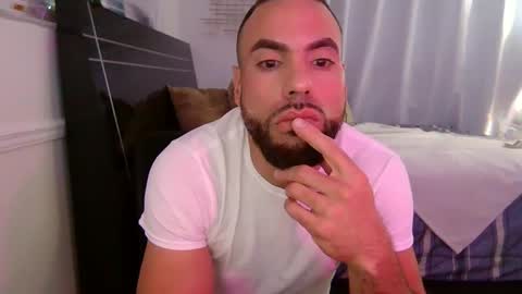 Snapshot of jcmax305 chatting on March 12, 1:19 pm JcMax305 online show from March 12, 1:19 pm