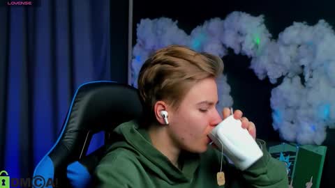 Snapshot of jean_wilsons chatting on September 22, 10:17 am jean_wilsons online show from September 22, 10:17 am