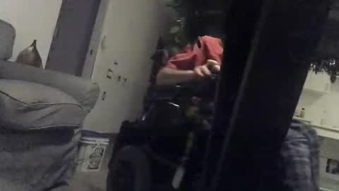 Snapshot of jeffbeau chatting on December 18, 1:44 am hugo online show from December 18, 1:44 am