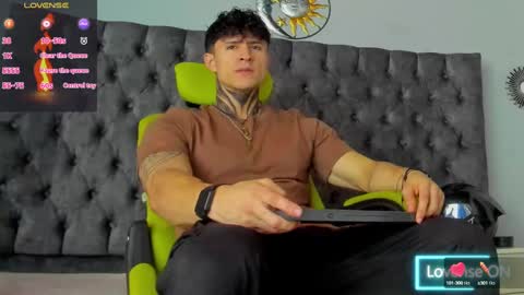 Snapshot of jeins_carter chatting on December 23, 1:45 pm JC online show from December 23, 1:45 pm