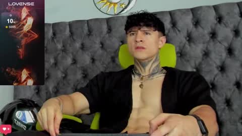 Snapshot of jeins_carter chatting on January 7, 1:46 pm JC online show from January 7, 1:46 pm