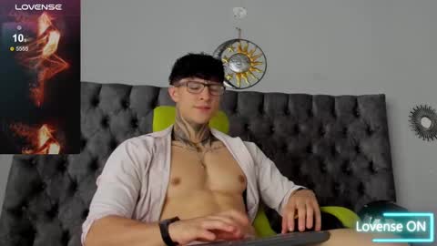 Snapshot of jeins_carter chatting on January 29, 1:38 pm JC online show from January 29, 1:38 pm