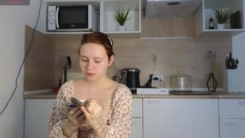 Snapshot of jelly_cherry chatting on December 4, 8:45 am Emily online show from December 4, 8:45 am