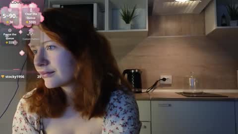 Snapshot of jelly_cherry chatting on December 7, 8:55 am Emily online show from December 7, 8:55 am