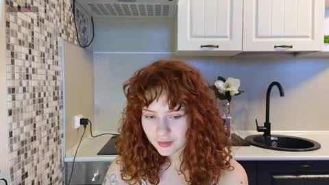 Snapshot of jelly_cherry chatting on February 4, 6:25 am Emily online show from February 4, 6:25 am