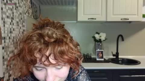 Snapshot of jelly_cherry chatting on February 12, 5:15 am Emily online show from February 12, 5:15 am