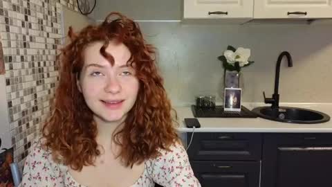 Snapshot of jelly_cherry chatting on February 25, 5:19 am Emily online show from February 25, 5:19 am