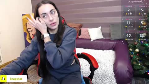 Snapshot of jeniferstone chatting on January 3, 7:49 am Kira online show from January 3, 7:49 am