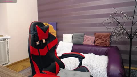 Snapshot of jeniferstone chatting on January 26, 6:49 am Kira online show from January 26, 6:49 am