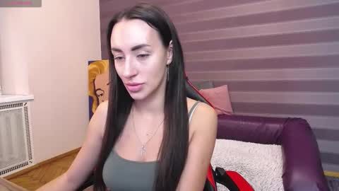 Snapshot of jeniferstone chatting on October 20, 6:36 am Kira online show from October 20, 6:36 am