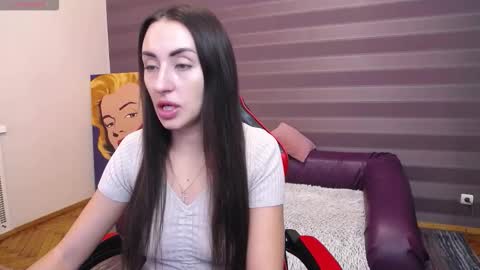 Snapshot of jeniferstone chatting on November 6, 9:10 am Kira online show from November 6, 9:10 am