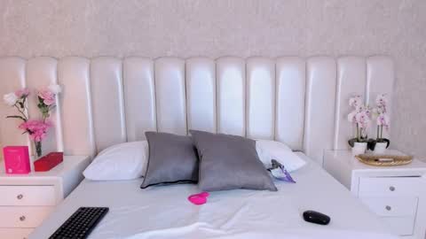 Samanta online show from November 7, 8:20 pm