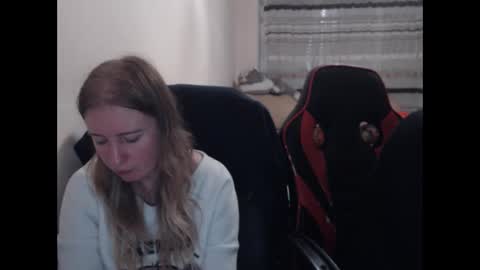 JenisAndPeter online show from October 4, 7:12 pm