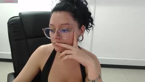 jenn online show from October 15, 5:57 pm