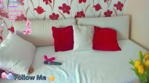 Snapshot of jennalison chatting on March 9, 10:19 am Jenn online show from March 9, 10:19 am