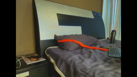 Jenn online show from February 13, 7:10 pm