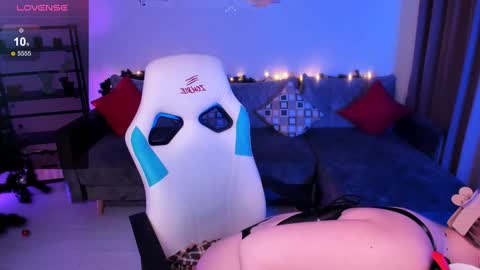 Snapshot of jenny__luv chatting on January 8, 7:34 am Jenny online show from January 8, 7:34 am