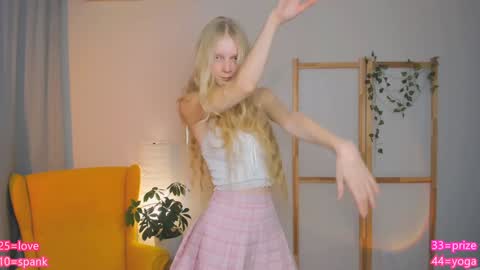 Snapshot of jenny_ames chatting on December 5, 6:33 pm Jenny online show from December 5, 6:33 pm