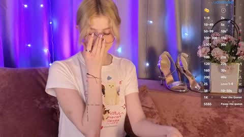 Snapshot of jenny_bunny_ chatting on January 10, 7:25 am jenny_bunny_ online show from January 10, 7:25 am