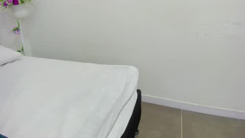 Snapshot of jenny_stark chatting on February 23, 10:09 pm jenny_stark online show from February 23, 10:09 pm