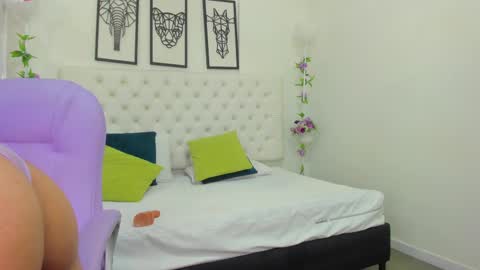 Snapshot of jenny_stark chatting on March 5, 10:54 pm jenny_stark online show from March 5, 10:54 pm