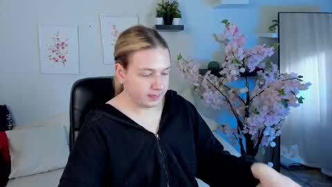 jes_solar online show from September 27, 11:37 am